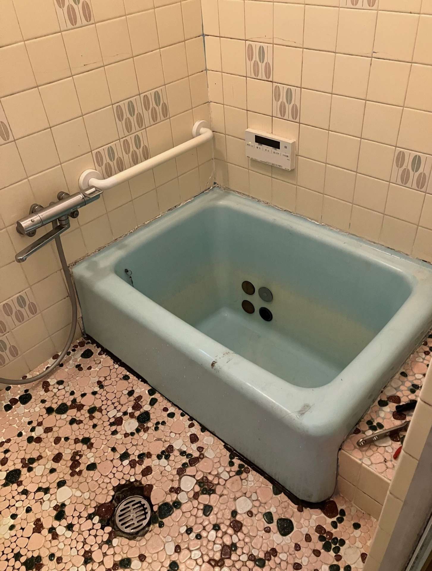 【浴槽交換工事】明石市でリフォームはウェアハウス株式会社